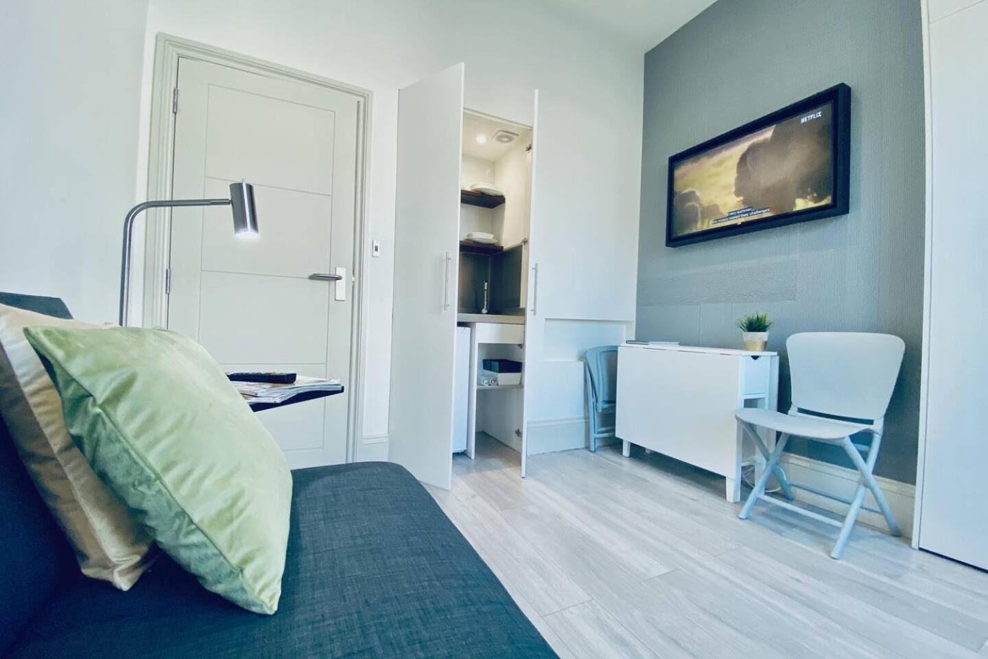 ברייטון Apt 03 Beachside Beauty Central Studio Steps From Cafes מראה חיצוני תמונה
